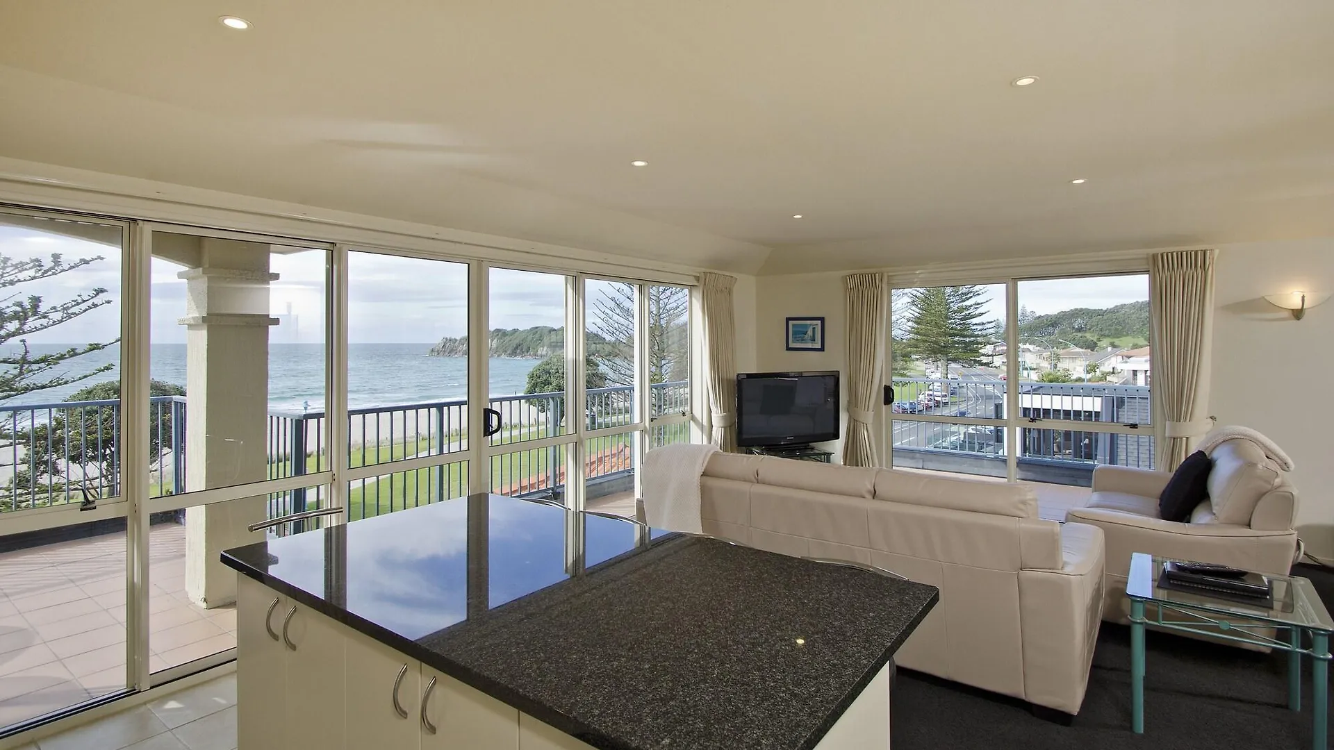 Pavilion Beachfront Apartments Mount Maunganui 4*,