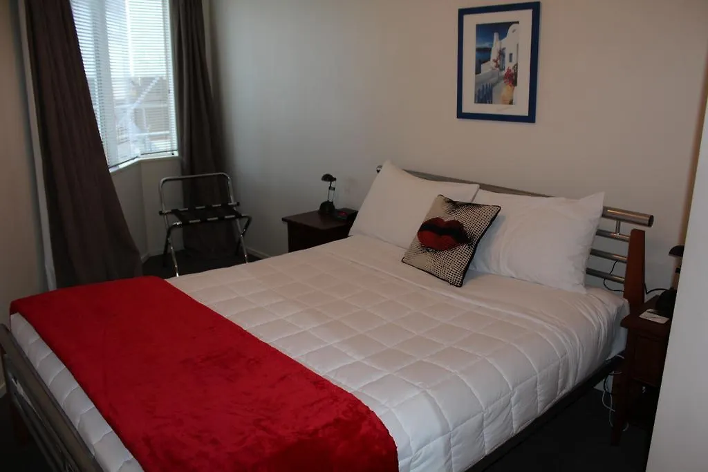 Pavilion Beachfront Apartments Маунт-Маунгани 4*,