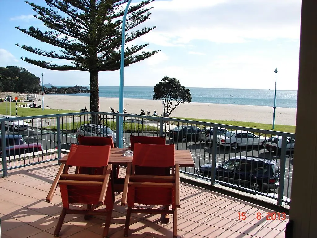 Апарт-отель Pavilion Beachfront Apartments Маунт-Маунгани