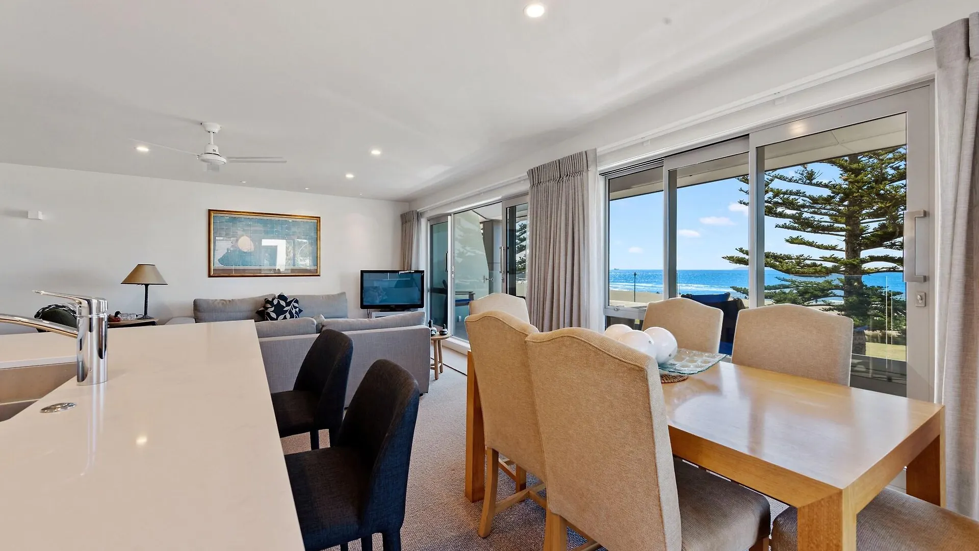 Pavilion Beachfront Apartments Маунт-Маунгани