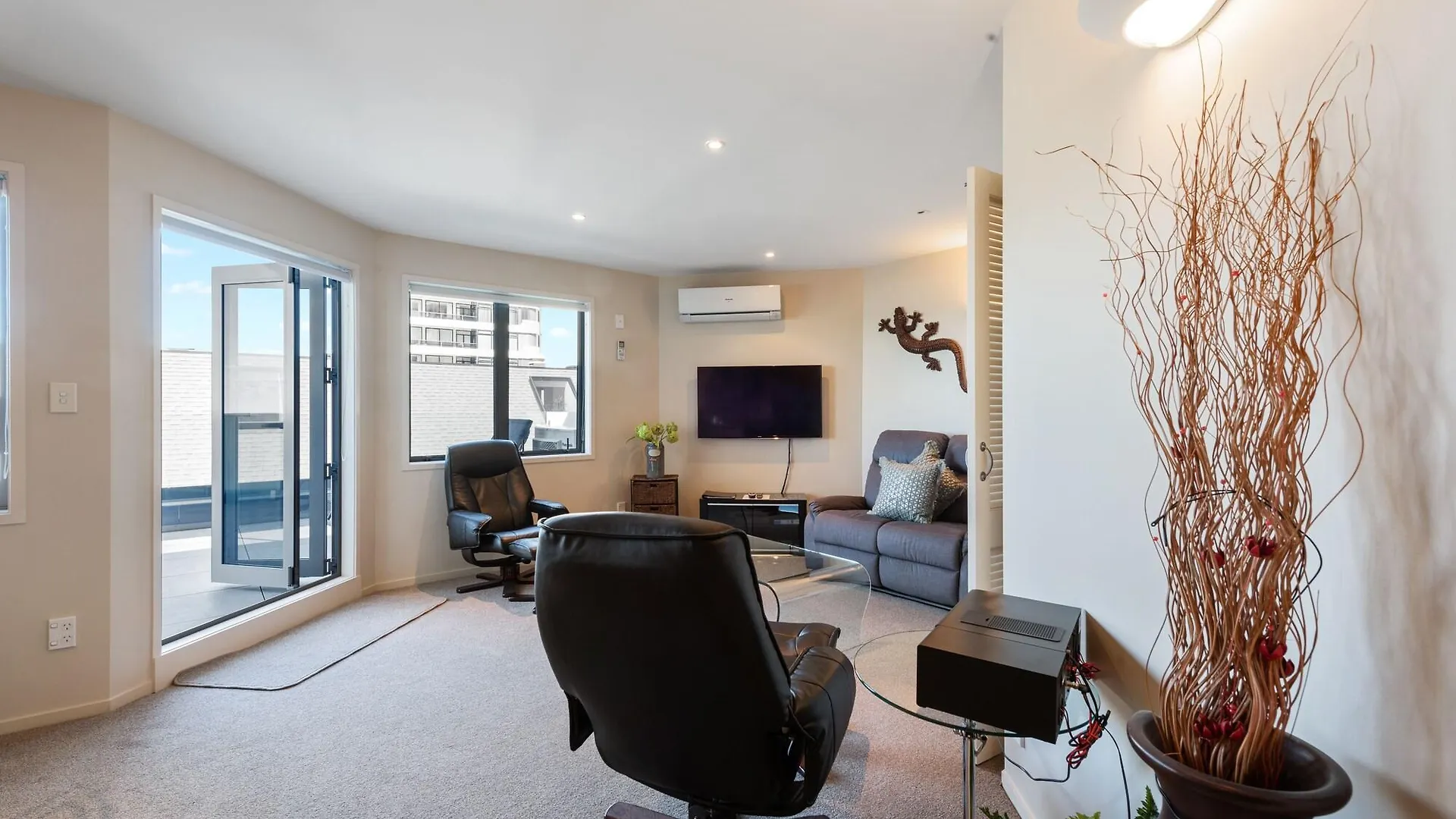 Pavilion Beachfront Apartments Маунт-Маунгани