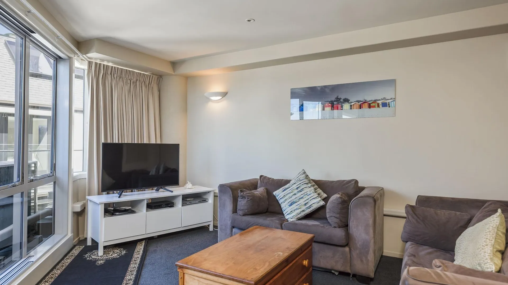 Апарт-отель Pavilion Beachfront Apartments Маунт-Маунгани
