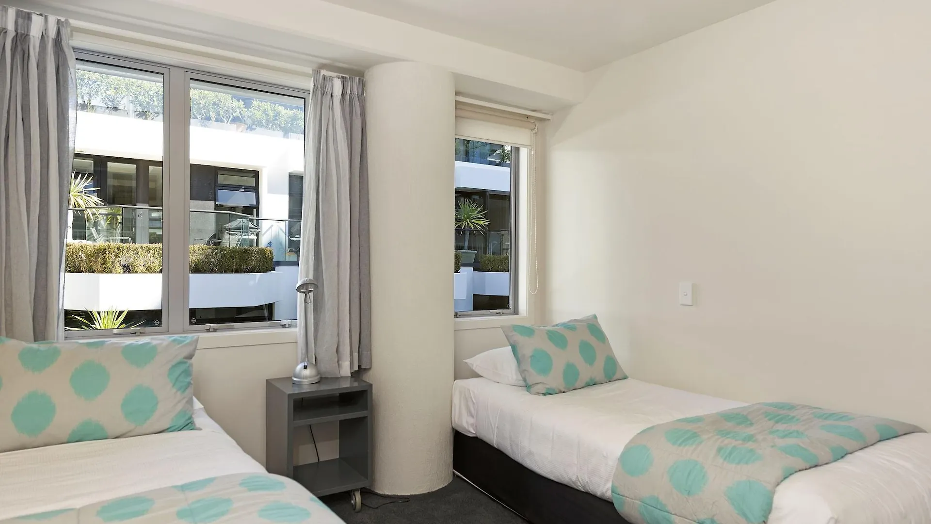 Pavilion Beachfront Apartments Маунт-Маунгани 4*,