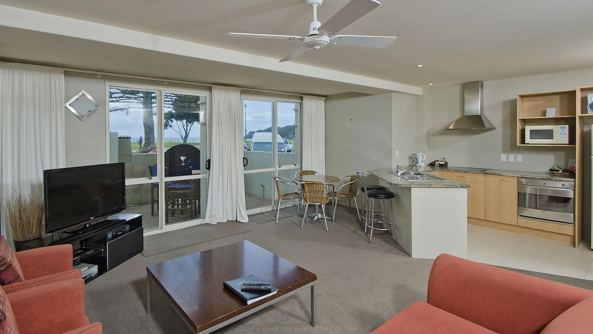 Pavilion Beachfront Apartments Маунт-Маунгани Новая Зеландия