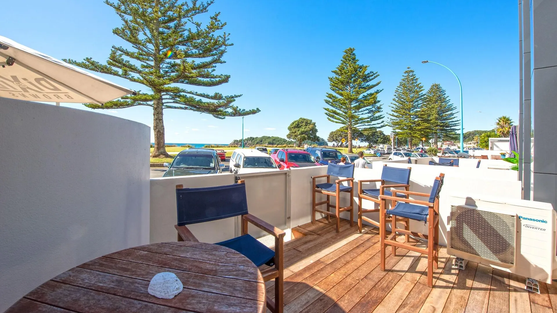 Pavilion Beachfront Apartments Маунт-Маунгани 4*,  Новая Зеландия