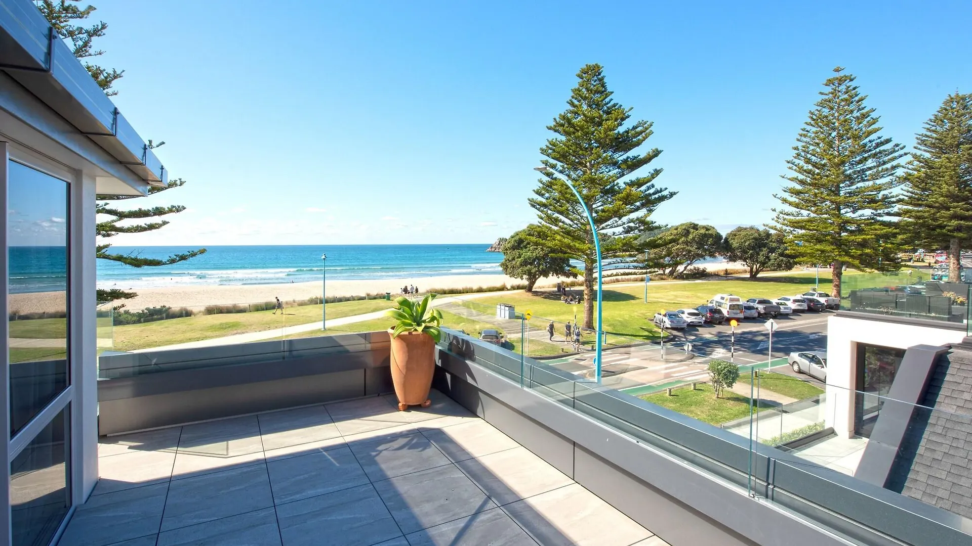 **** Апарт-отель Pavilion Beachfront Apartments Маунт-Маунгани Новая Зеландия