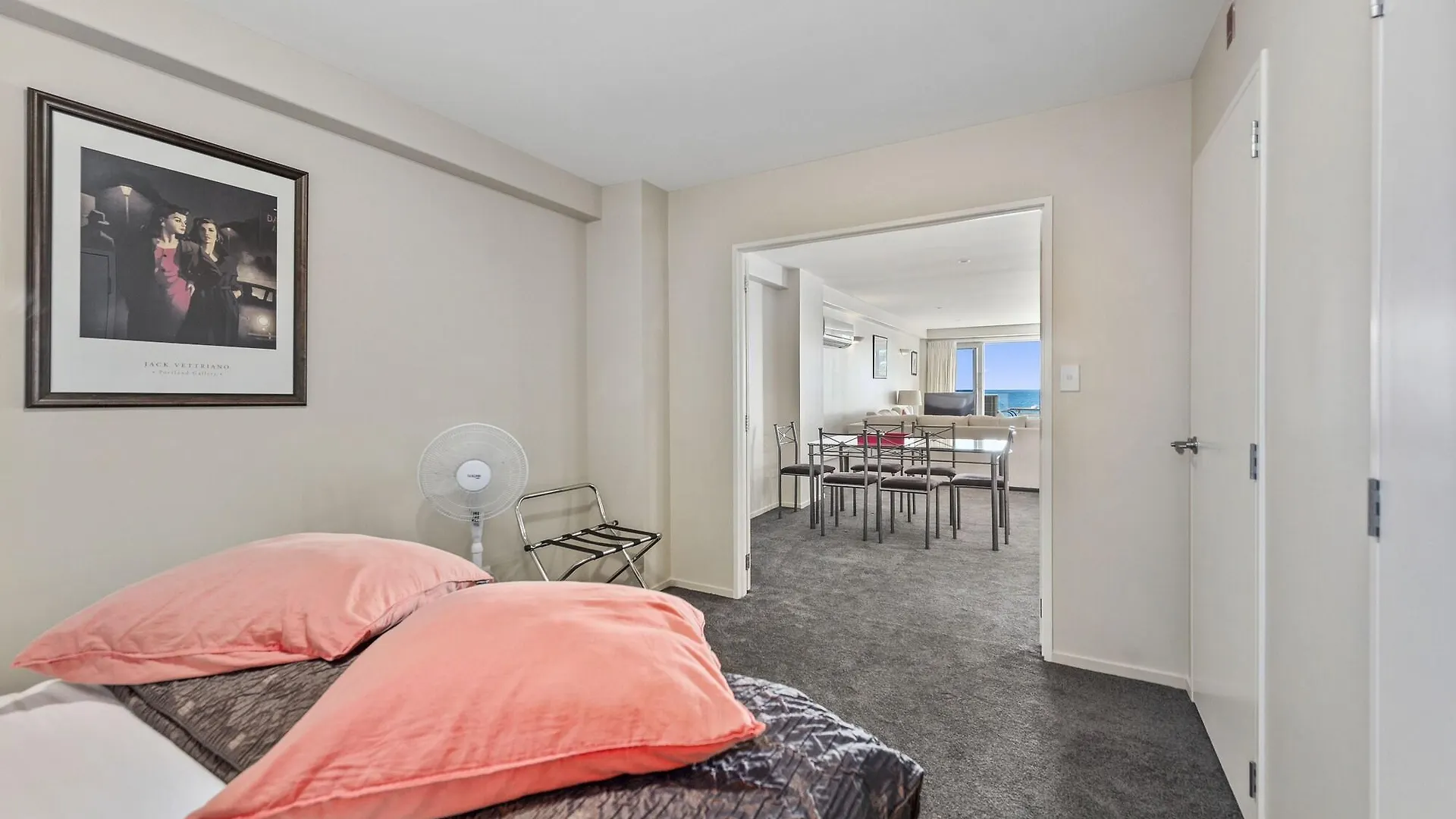 Апарт-отель Pavilion Beachfront Apartments Маунт-Маунгани