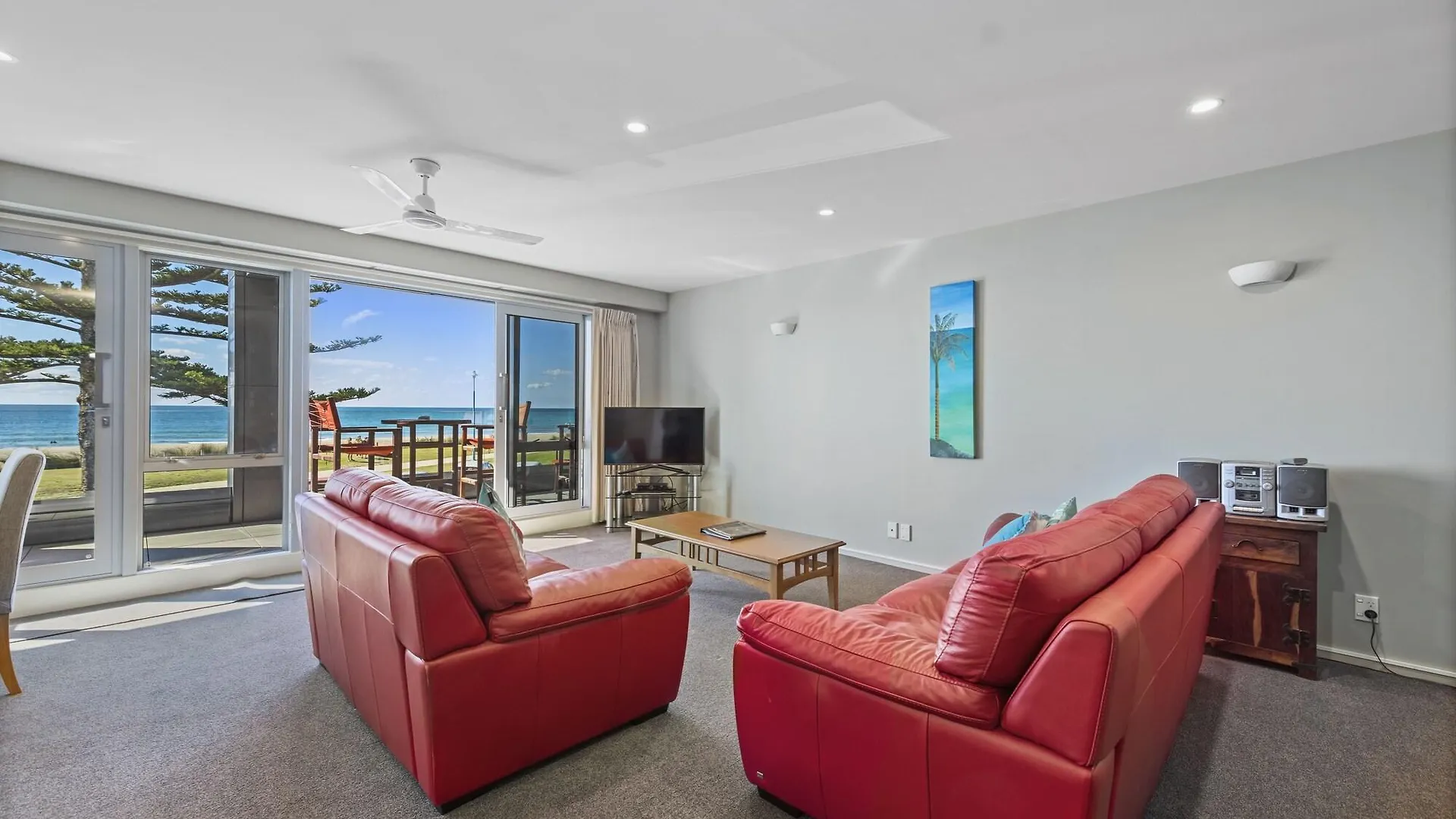 Pavilion Beachfront Apartments Маунт-Маунгани Апарт-отель