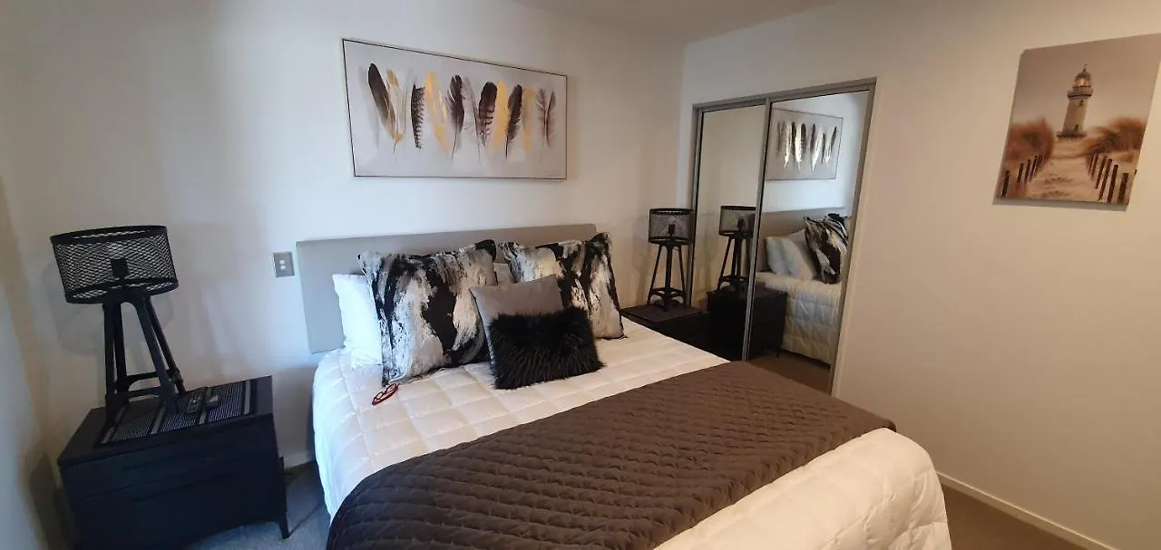 Pavilion Beachfront Apartments Маунт-Маунгани 4*,  Новая Зеландия