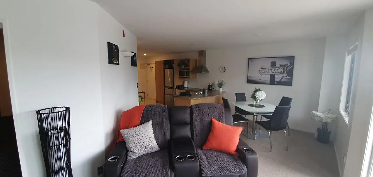 **** Апарт-отель Pavilion Beachfront Apartments Маунт-Маунгани Новая Зеландия
