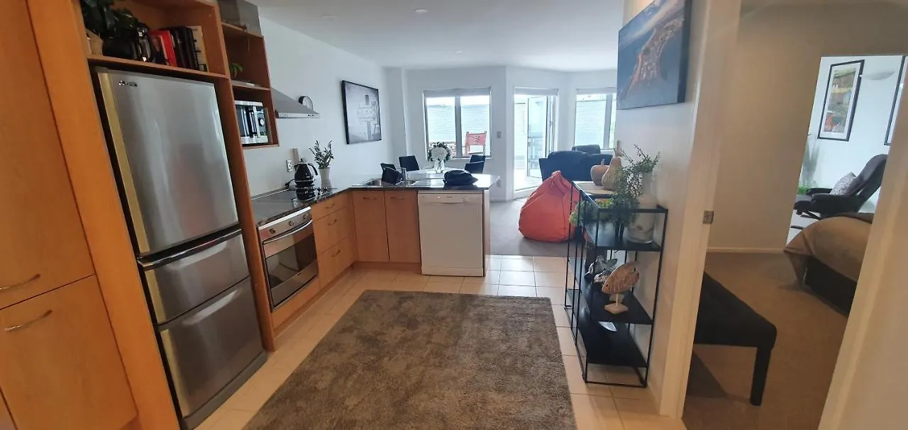 Pavilion Beachfront Apartments Маунт-Маунгани 4*,