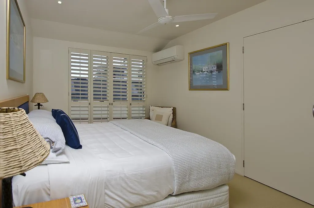 Pavilion Beachfront Apartments Маунт-Маунгани 4*,