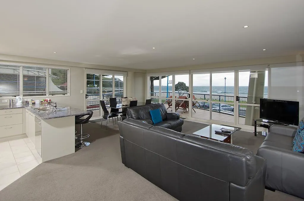 Апарт-отель Pavilion Beachfront Apartments Маунт-Маунгани